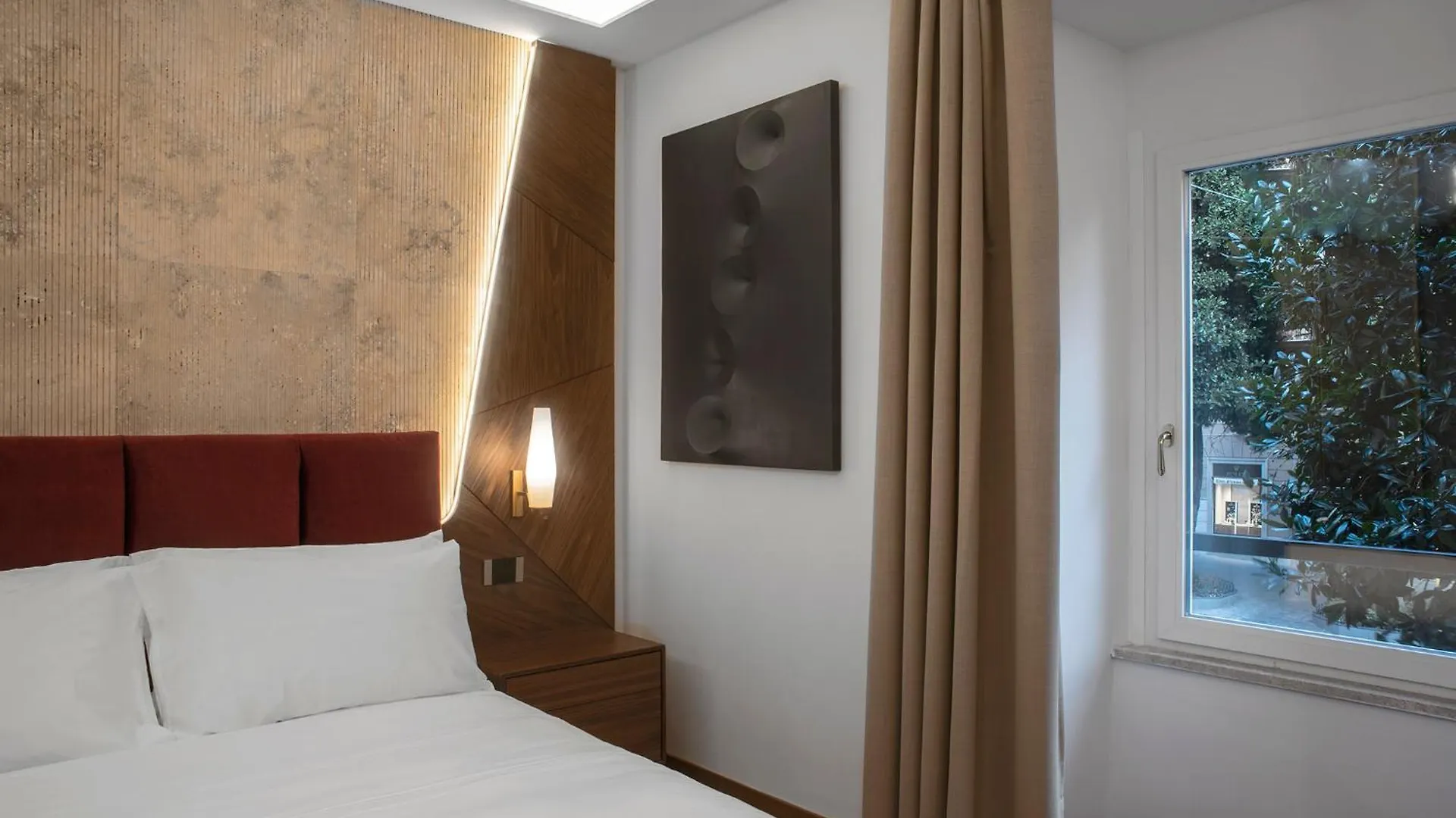 Hotel Via Veneto - L'Essenza Di Roma 0*, Rome