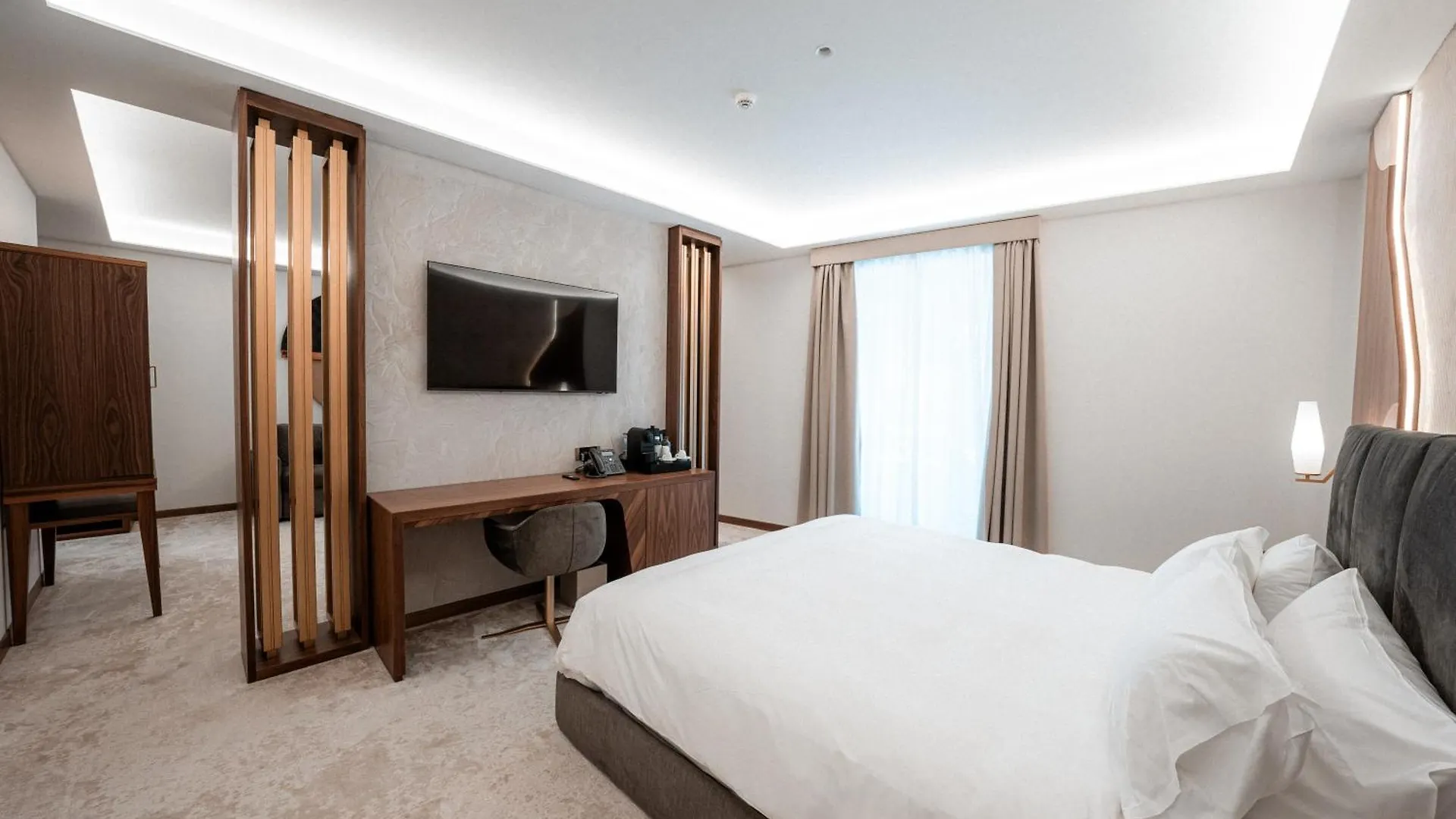 Hotel Via Veneto - L'Essenza Di Roma 0*, Rome